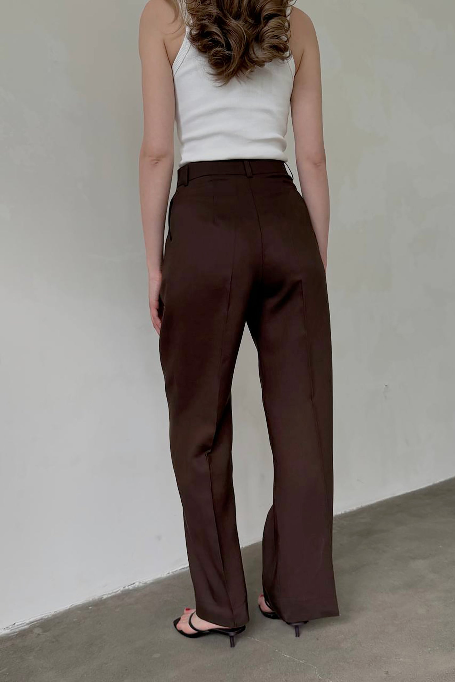 chocolate-linen-pants-back