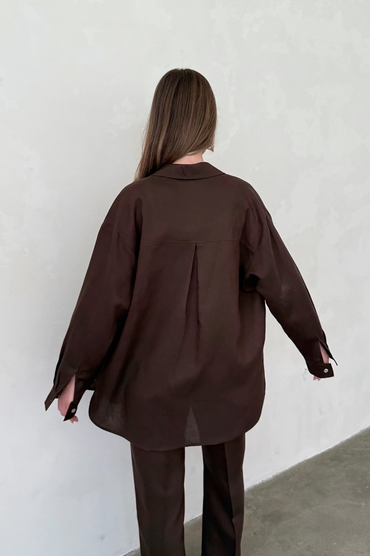 chocolate-linen-shirt-back