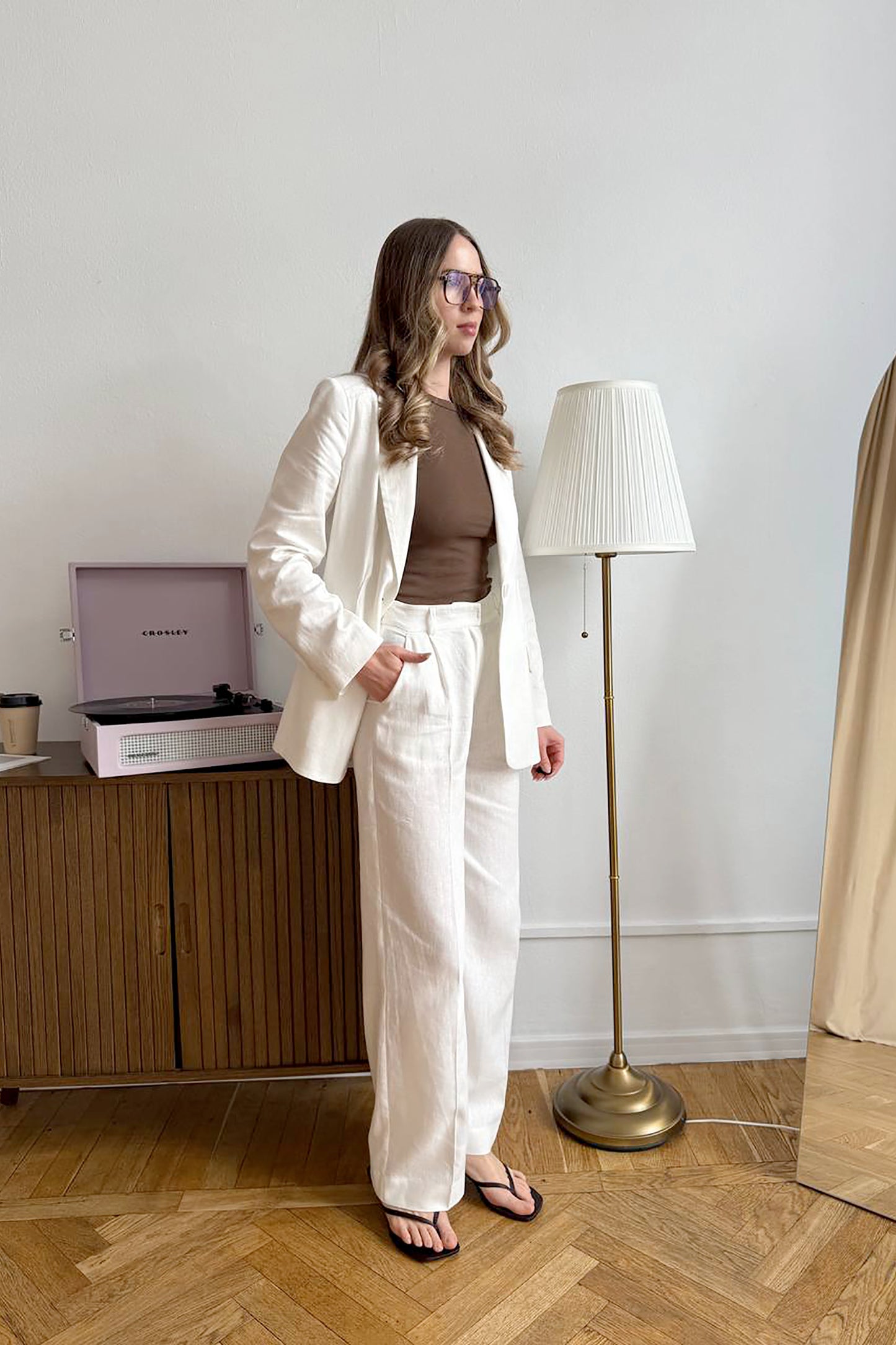 white-linen-pants-office