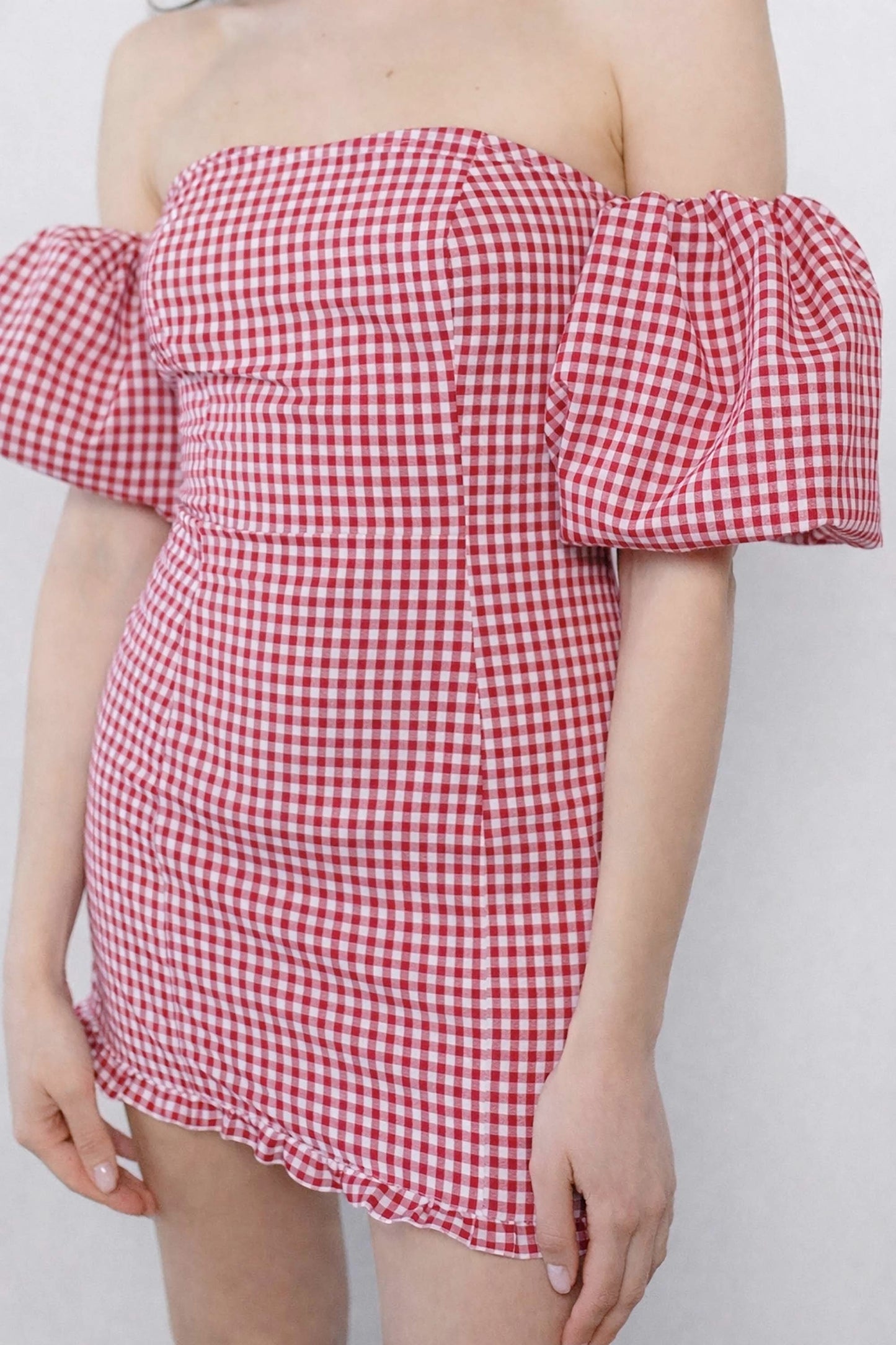1-gingham-red-cotton-open-shoulder-dress-detail
