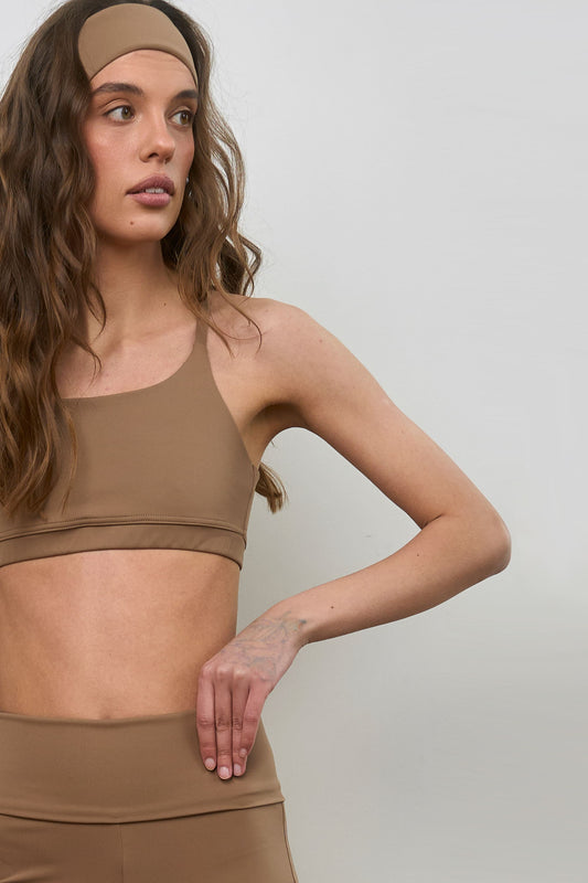 chocolate-fitted-top-detail