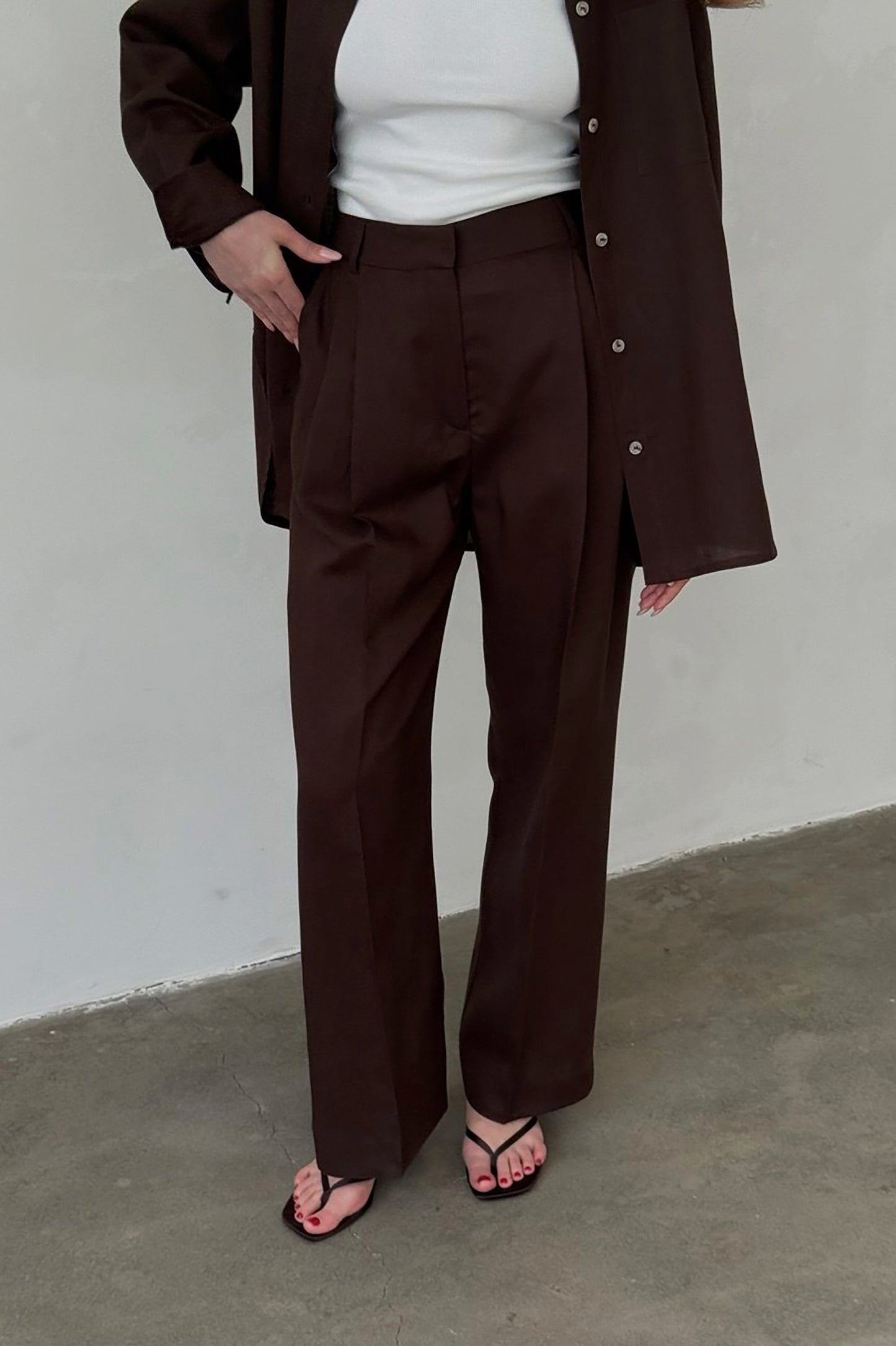 chocolate-linen-pants-front-side