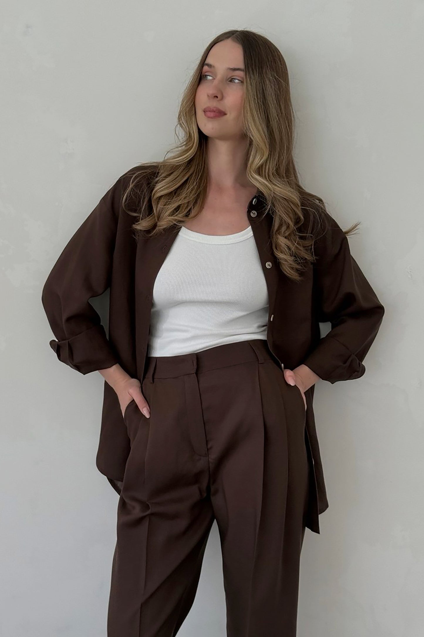 chocolate-linen-shirt-detail