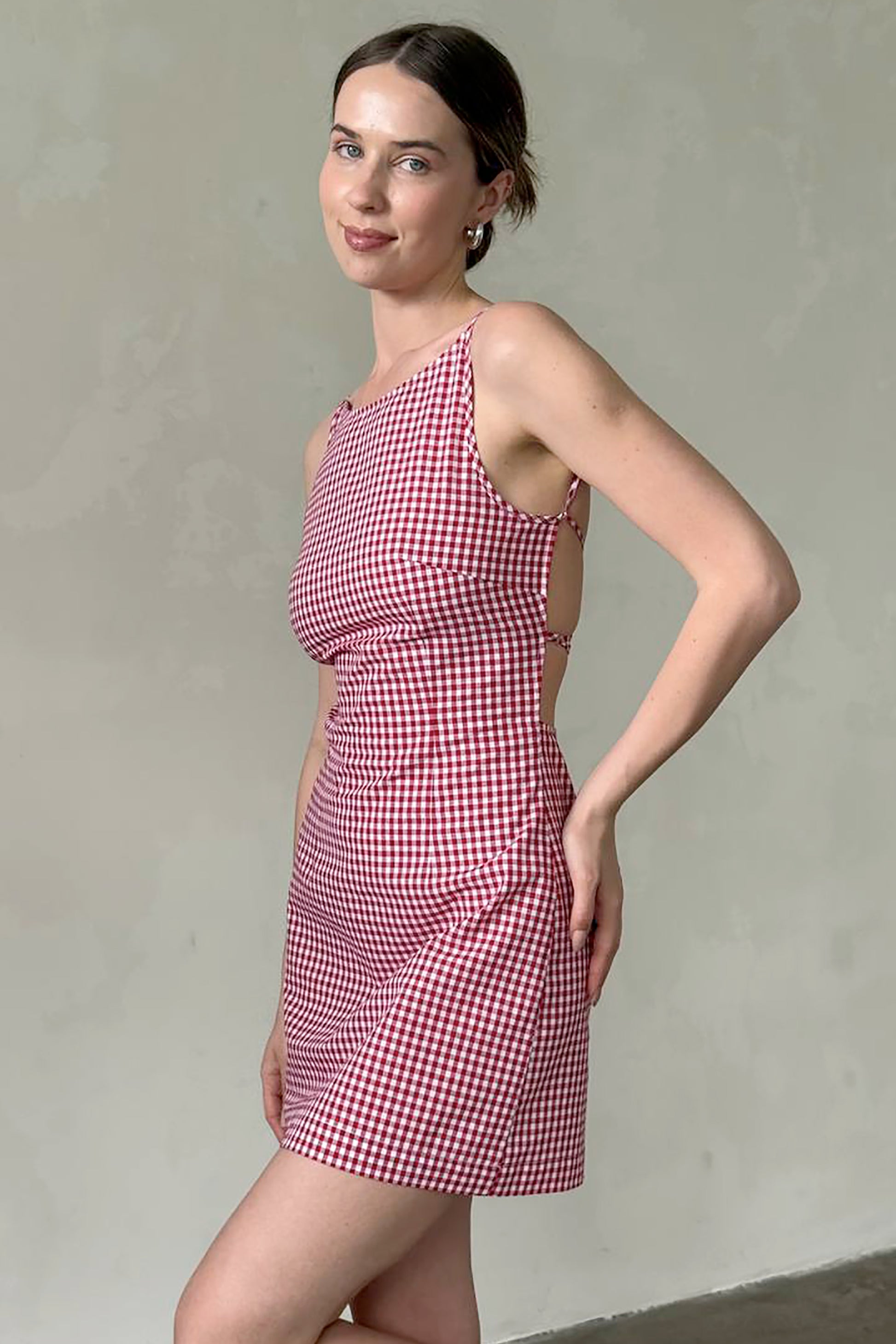 gingham-red-cotton-open-back-mini-dress-detail