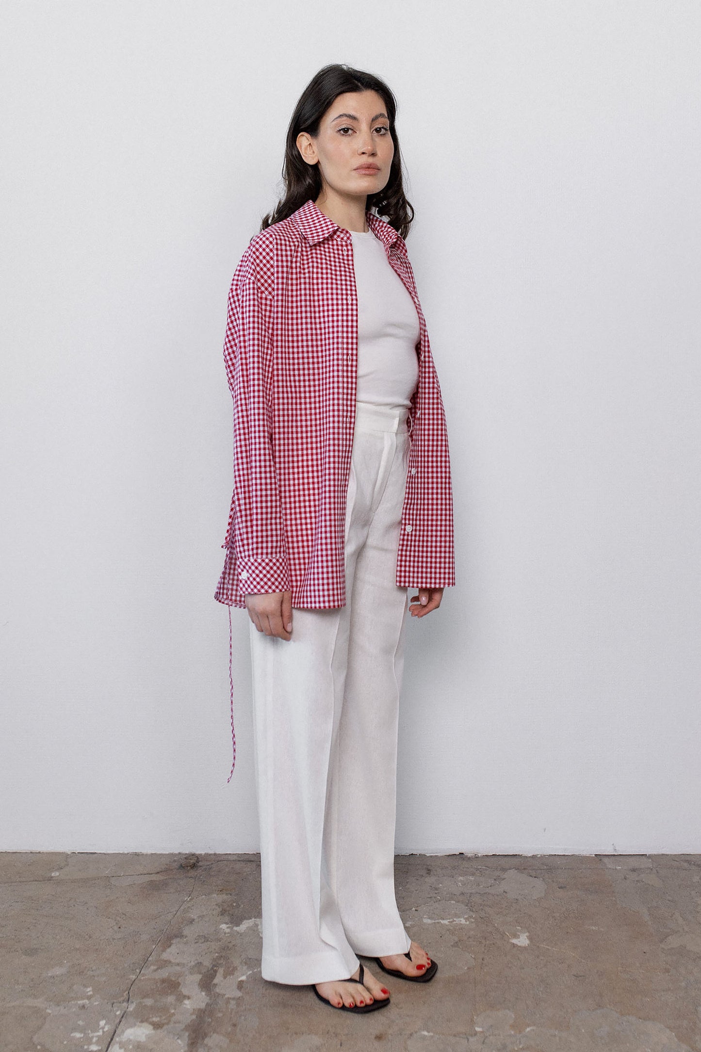 gingham-red-cotton-tie-belt-shirt-side