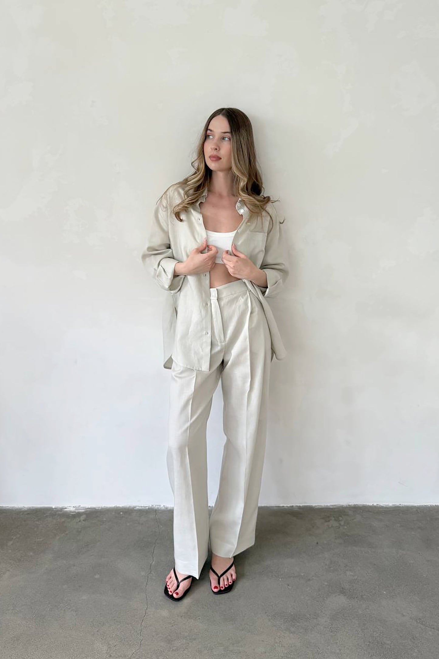 light-beige-linen-pants-suit-look