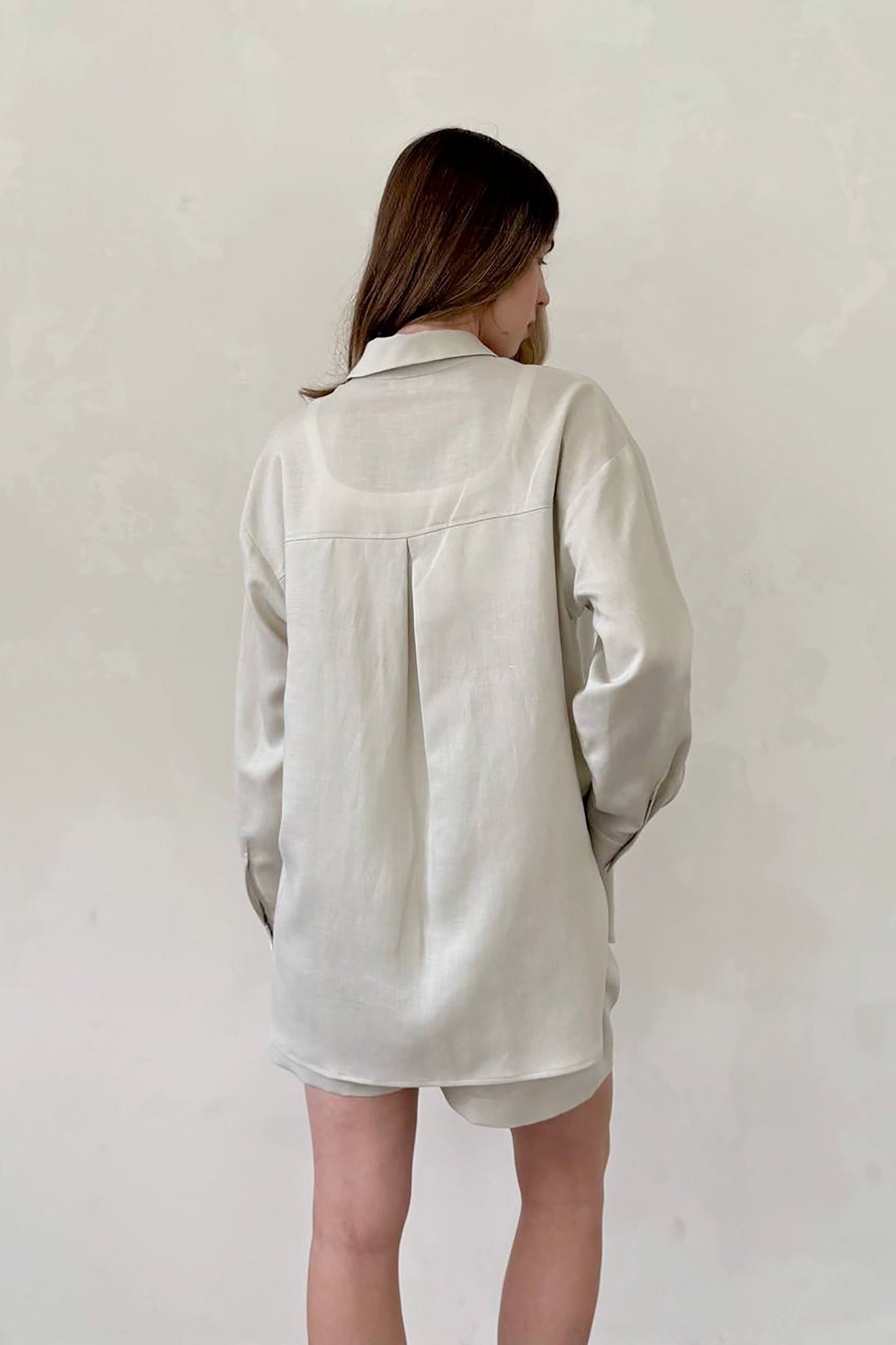 light-beige-linen-shirt-back