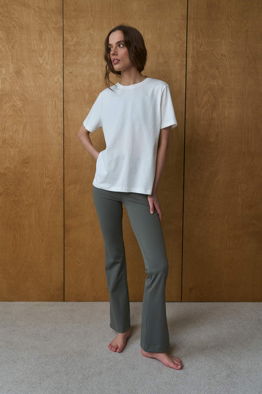milky-basic-t-shirt-front