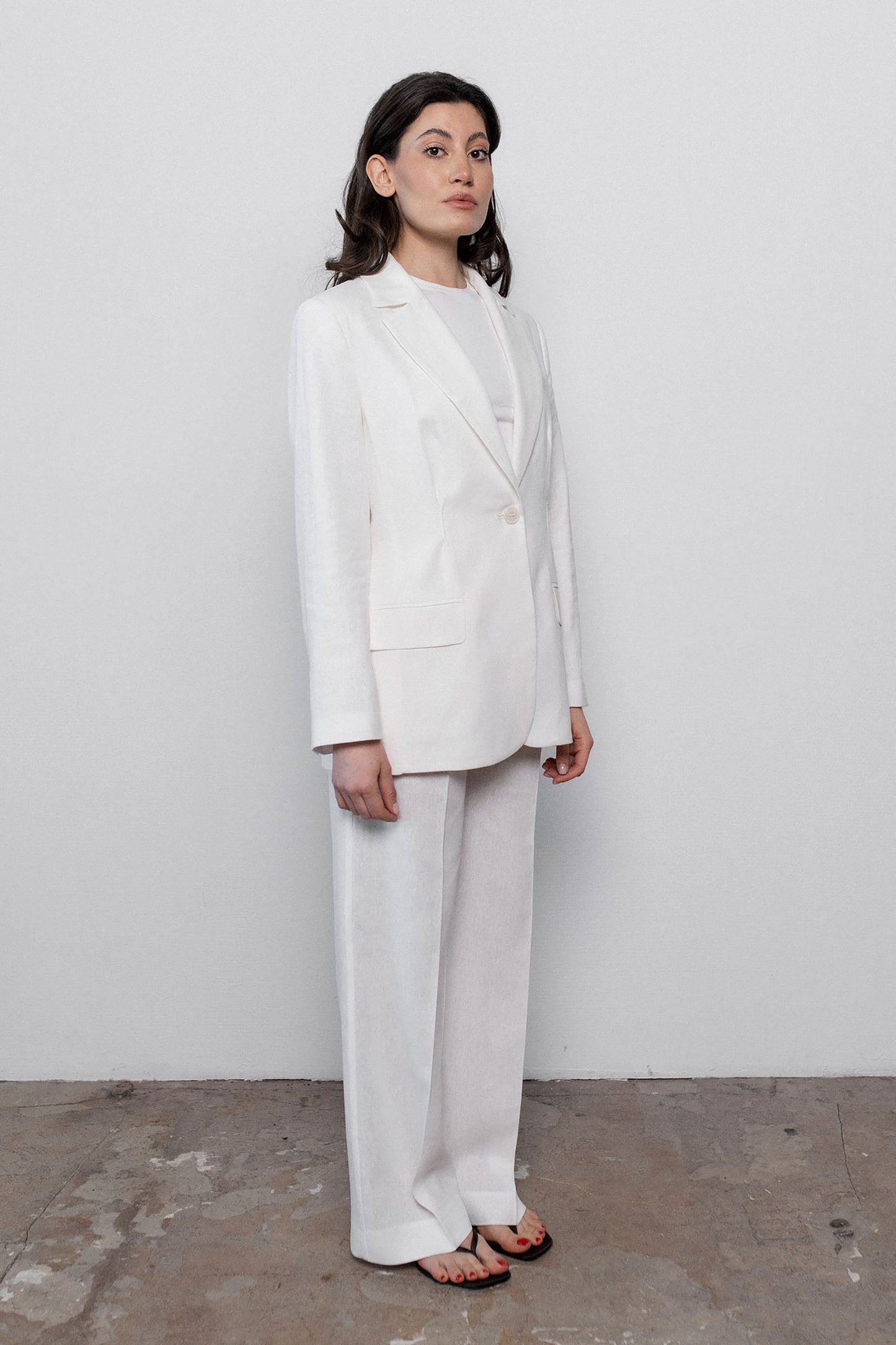 white-linen-tailored-blazer-side